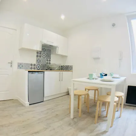 Modernguestniort - Paradis Apartment *